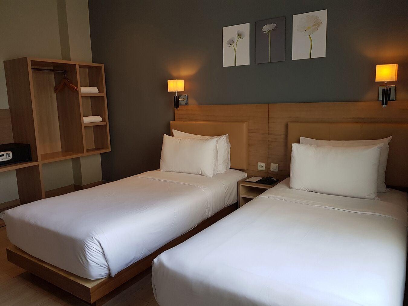 U Stay Hotel Mangga Besar ジャカルタ エクステリア 写真