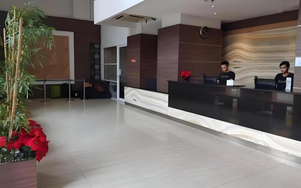 U Stay Hotel Mangga Besar ジャカルタ エクステリア 写真