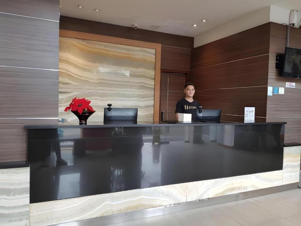 U Stay Hotel Mangga Besar ジャカルタ エクステリア 写真