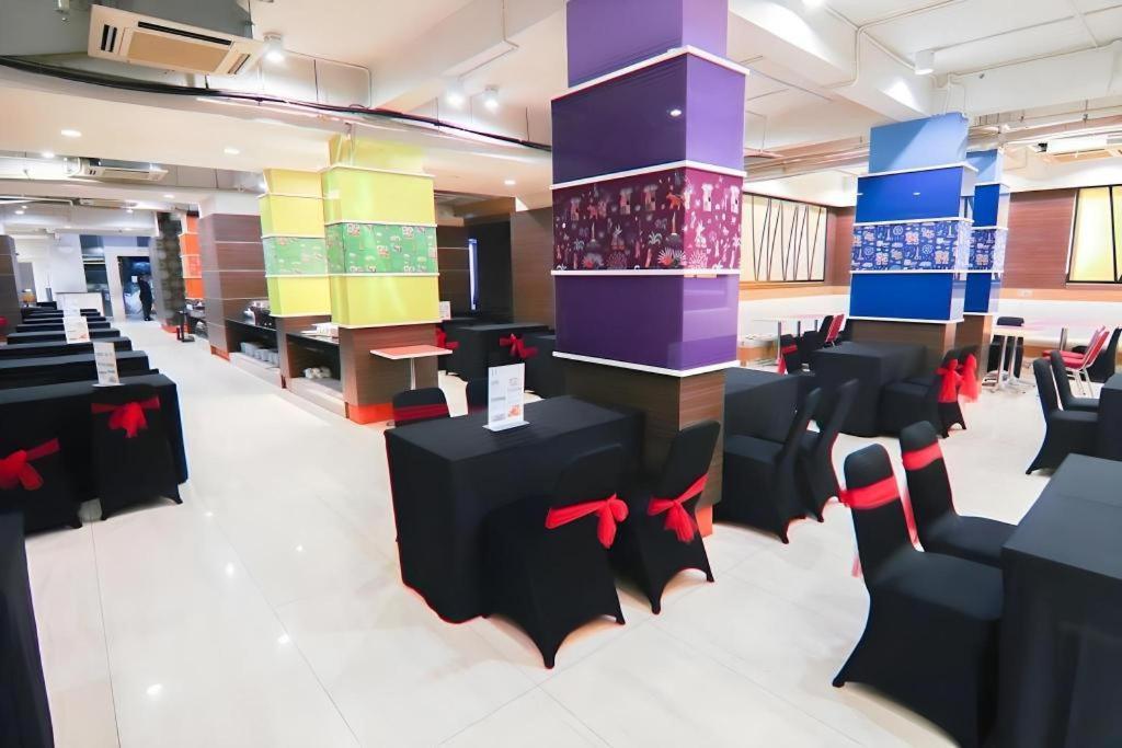 U Stay Hotel Mangga Besar ジャカルタ エクステリア 写真