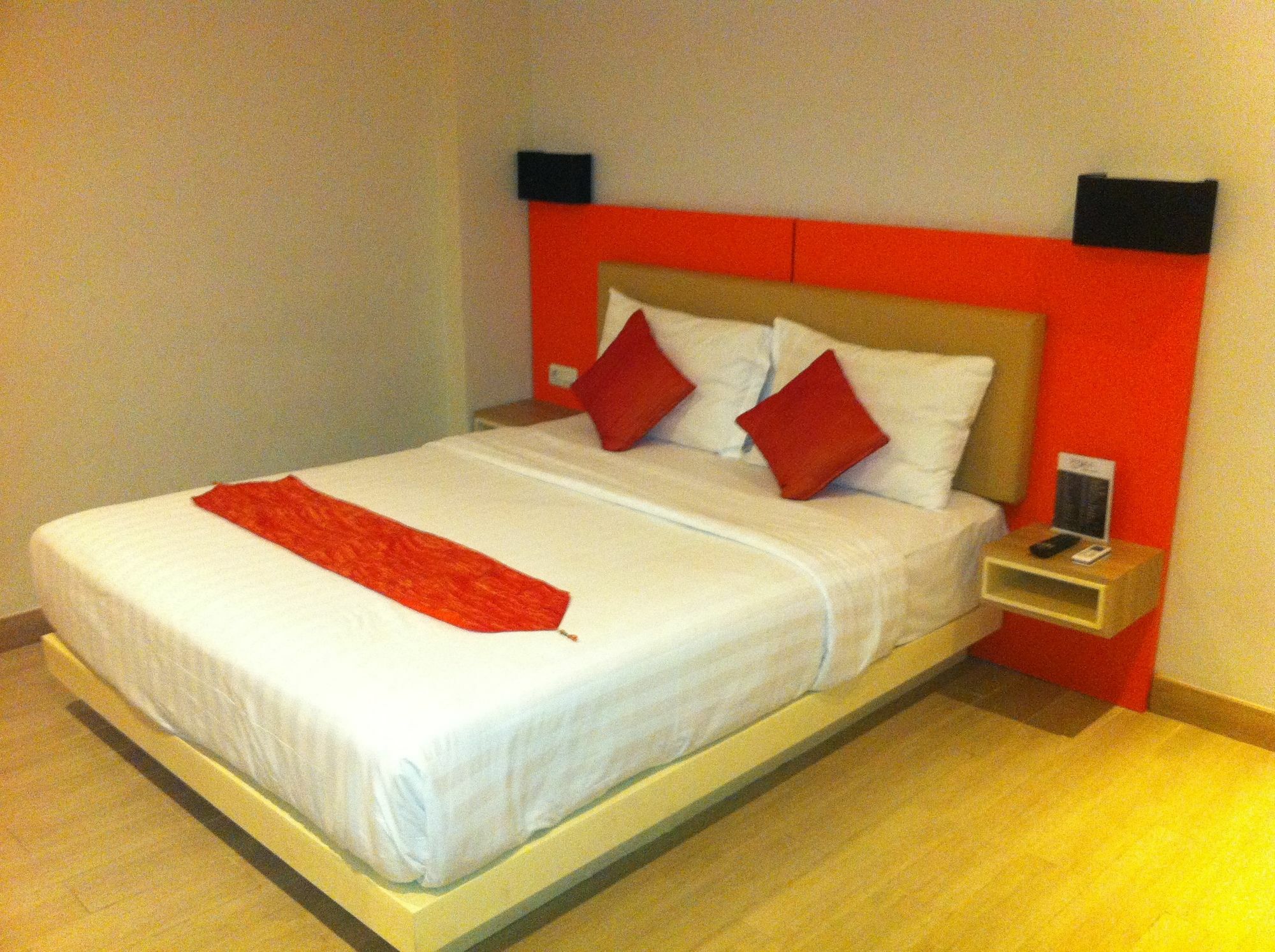 U Stay Hotel Mangga Besar ジャカルタ エクステリア 写真