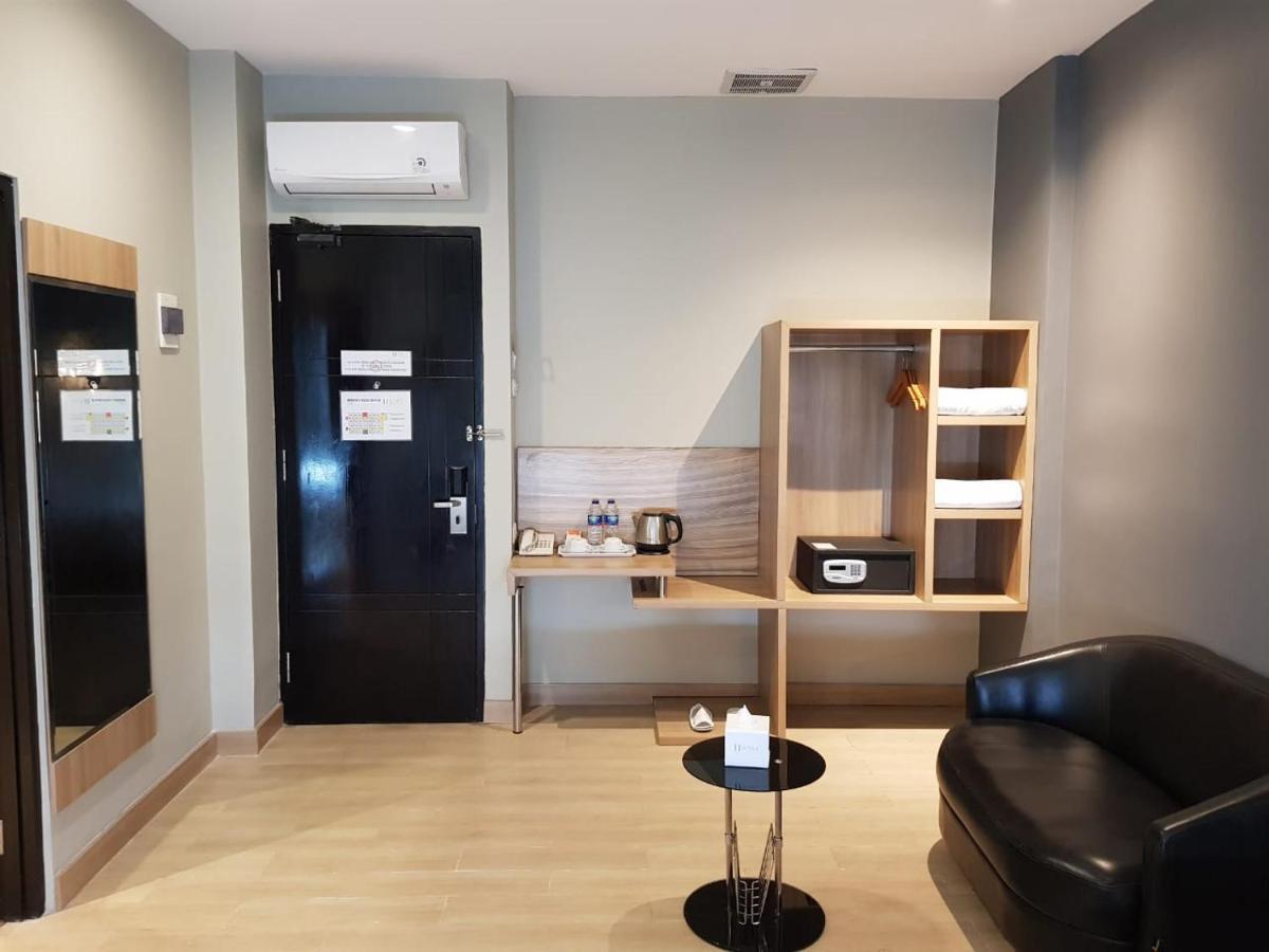 U Stay Hotel Mangga Besar ジャカルタ エクステリア 写真